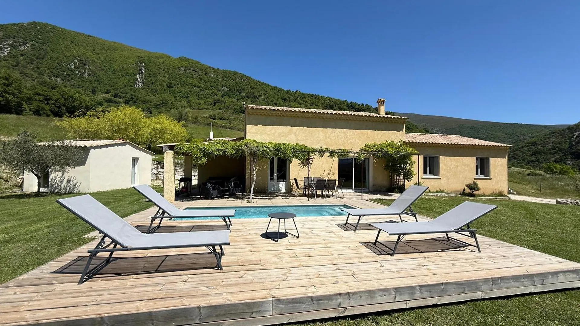 Estive des Angelettes Piscine chauffée Sauna Saint-Ferréol-Trente 0*,  France